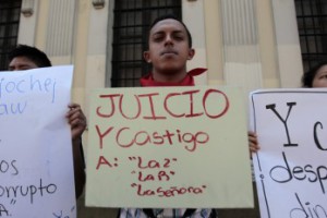 Renuncia vice de Guatemala