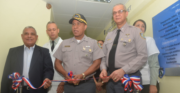 AMET reinaugura Departamento Medico (12)