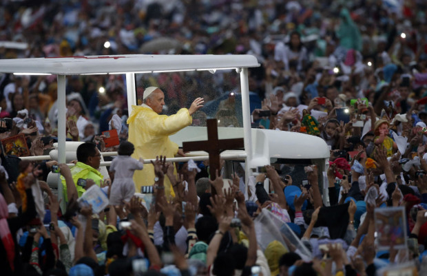 Multitud con el Papa